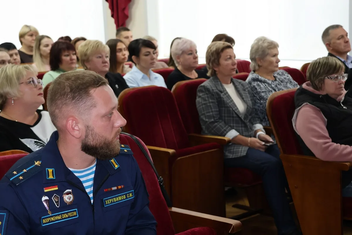 📸 Глава администрации Киреевского района вручил ордена Мужества родным погибших на СВО...
