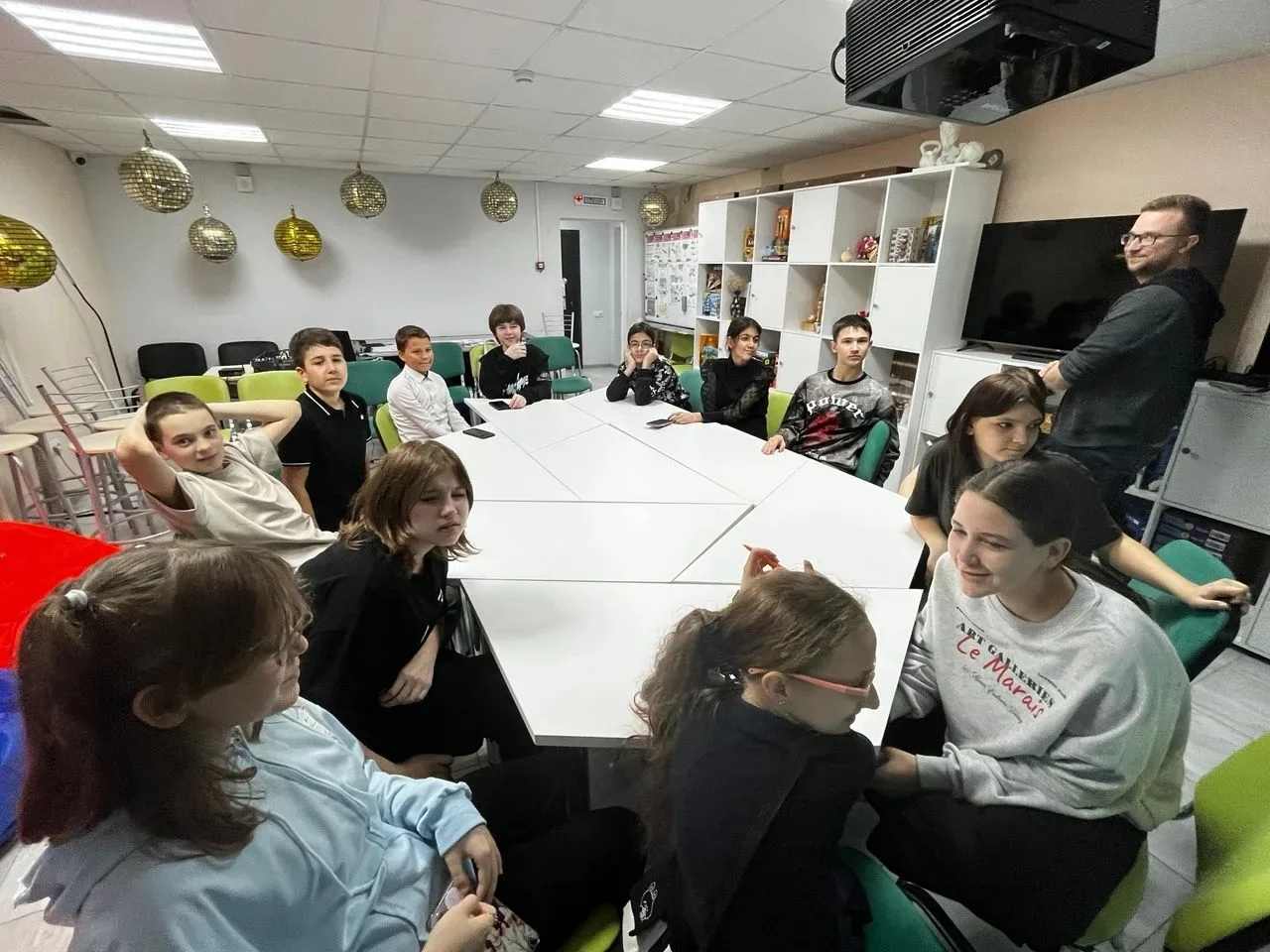 🧠✨ «Игры разума» с 6 «В» классом: Ум, азарт и командный дух! ✨🧠  Наши талантливые ребята из 6 «В» кл