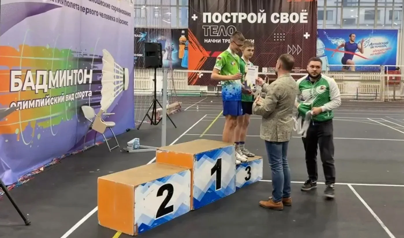 🏸 Вновь 8А: Владислав Кузьмин — призёр Всероссийских соревнований по бадминтону! С 10 по 11 апреля п