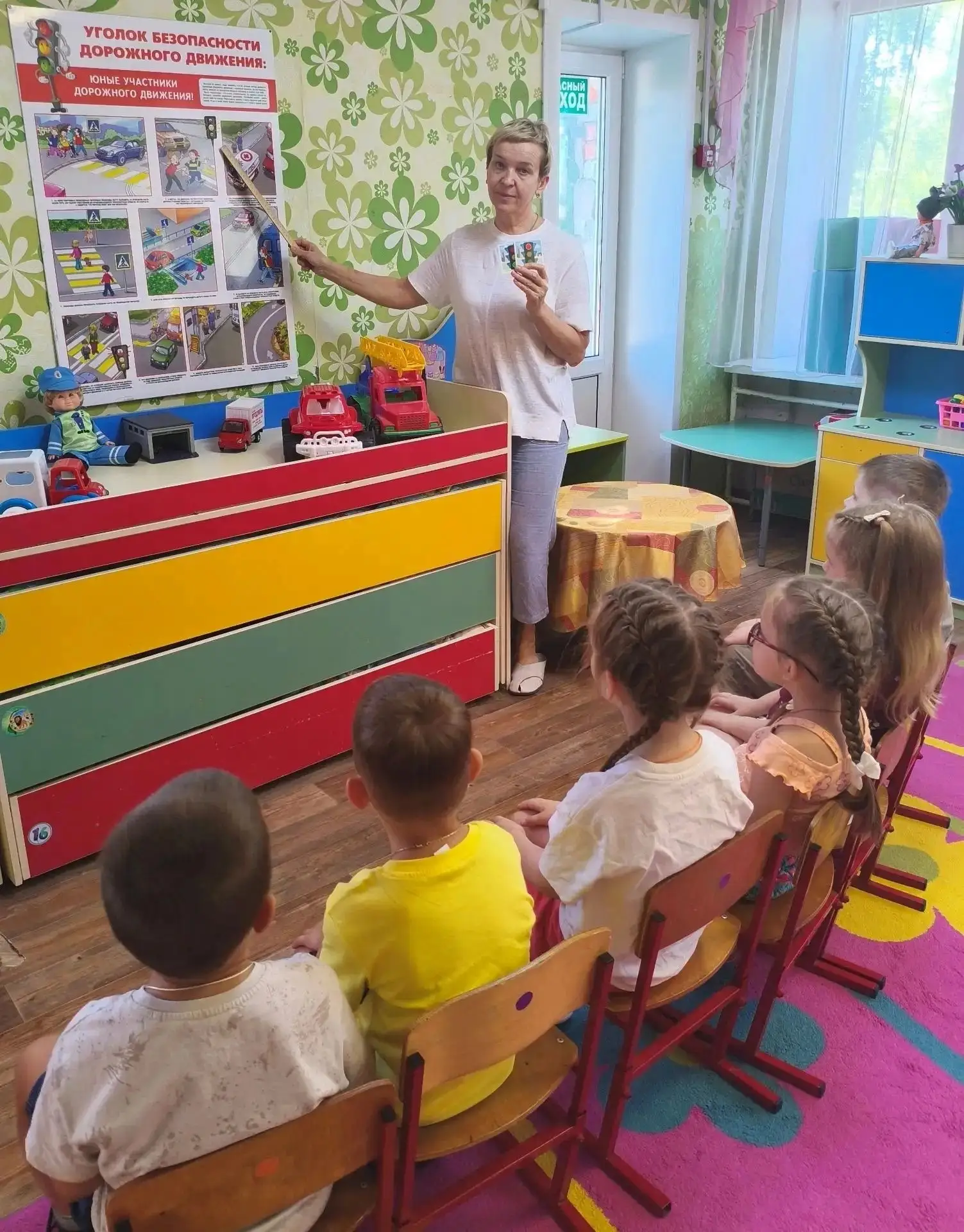 🔔В группе «Колокольчики» прошел день Светофора. Мы вспомнили правила дорожной безопасн...
