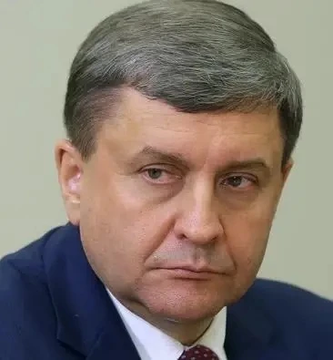Бывшего заместителя главы Роскосмоса Олега Фролова освободили из СИЗО. Ему изменили мер...