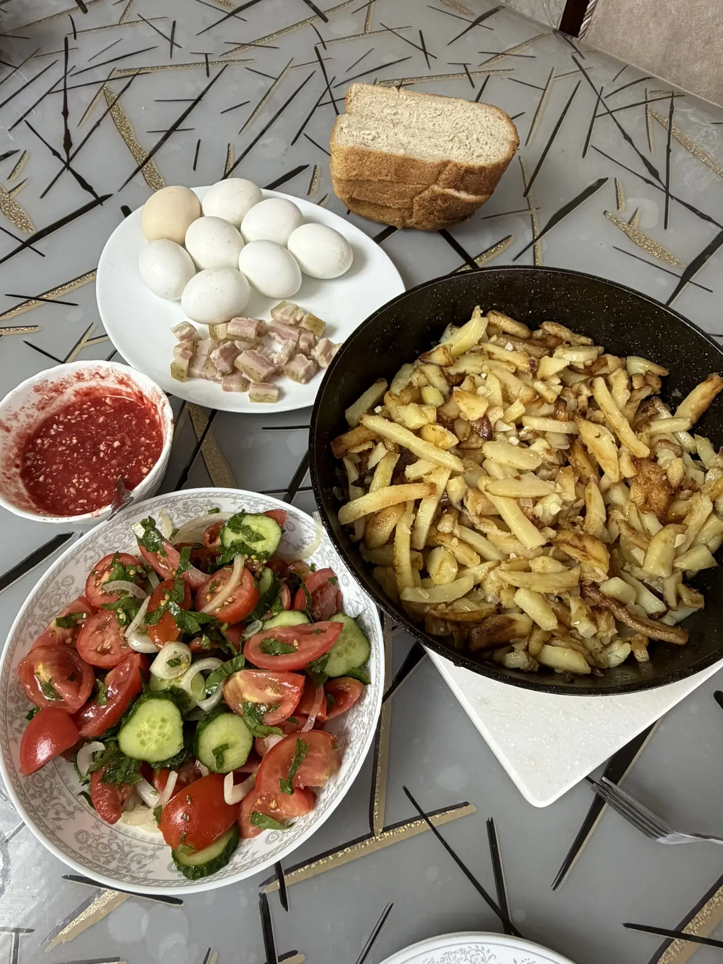 Забыла фото выложить.Наш обед сегодня простой и вкусный