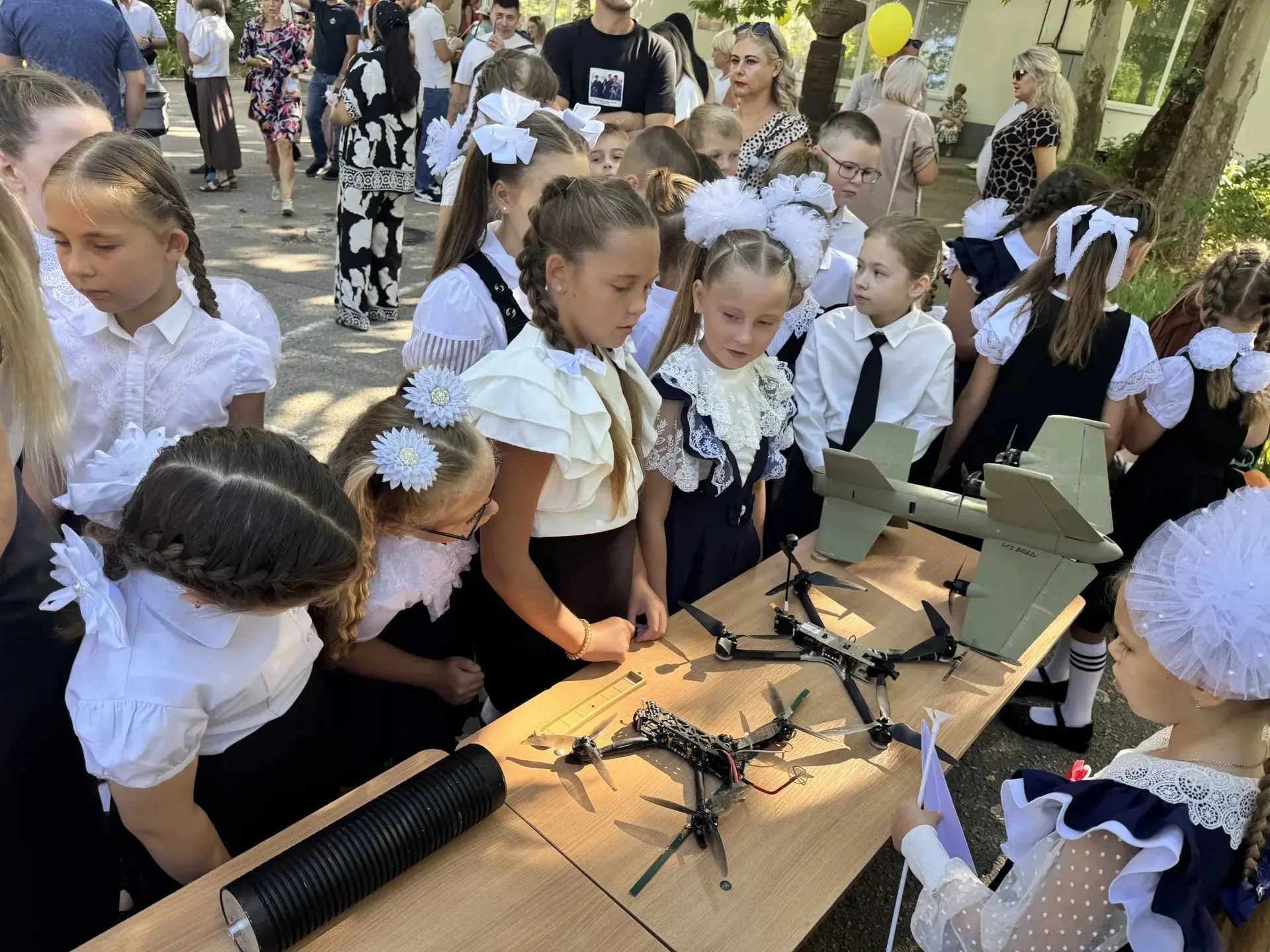🎉 Сегодня, в первый учебный и праздничный день, к нам в гости приехали представители М...