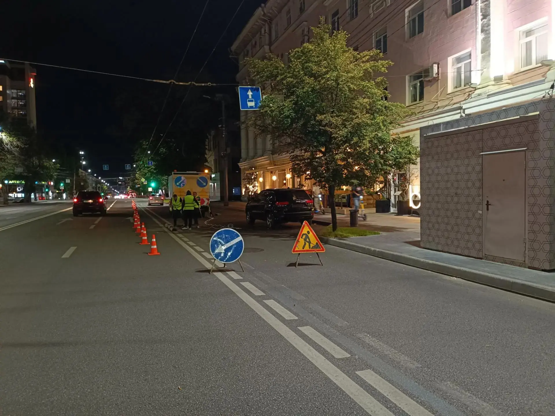 Продолжаем реализацию проекта метробуса. В ночь установили первые делиниаторы, которые ...