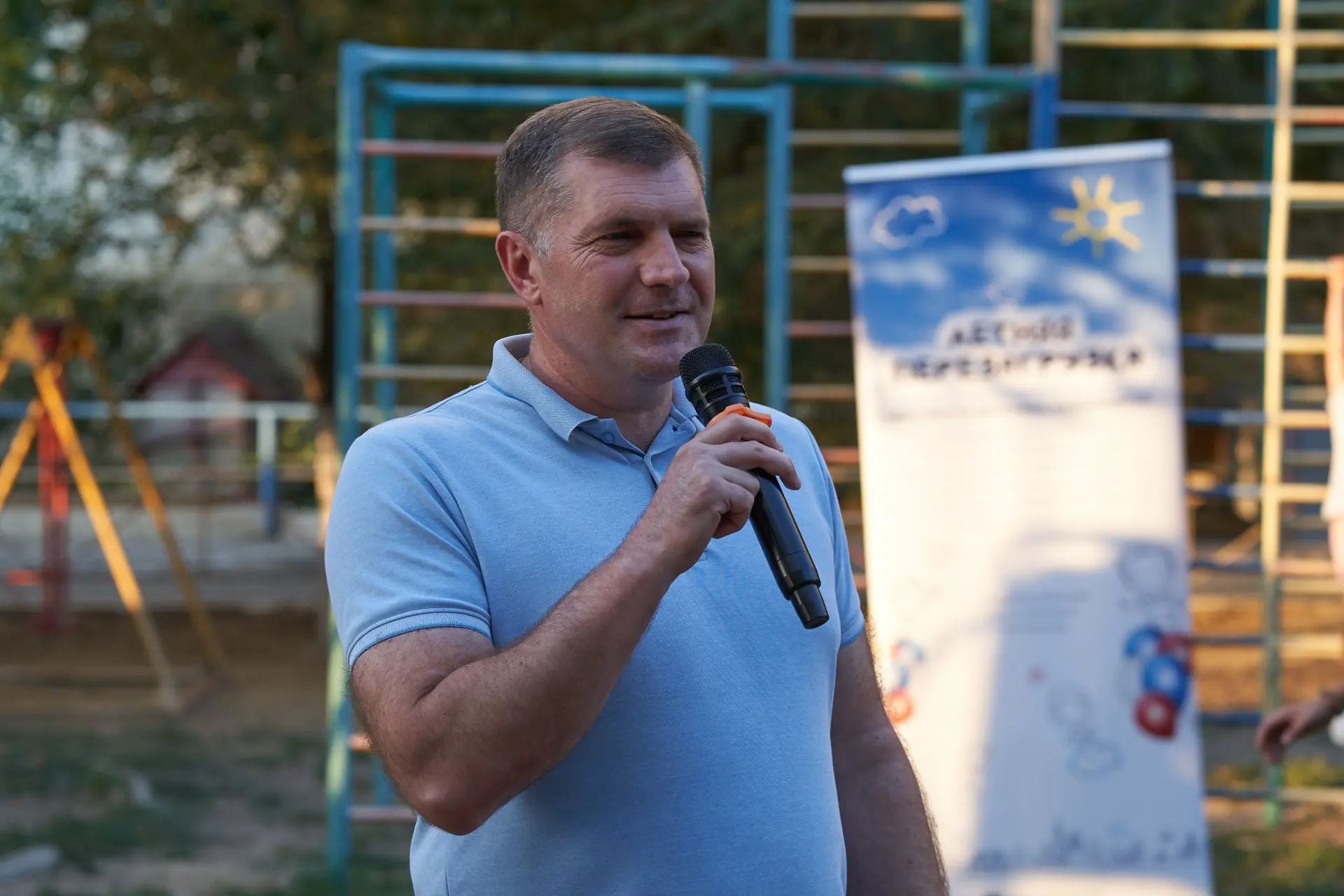 Во дворе дома №43 по улице Бориса Алексеева прошёл фестиваль «Летняя перезагрузка».