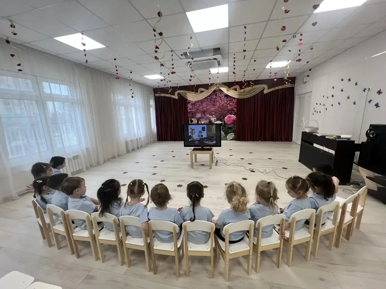 Для укрепления традиционных российских духовно-нравственных ценностей в нашем ДОУ был о...