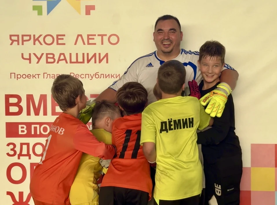 Дорогие друзья, у нас отличные новости ! Поздравляем с днем рождения тренера вратарей Р...