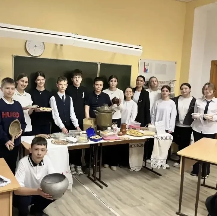 В 7-х классах прошёл кулинарный мастер-класс! 🍽️  Ребята приготовили дома национальные блюда: осетин