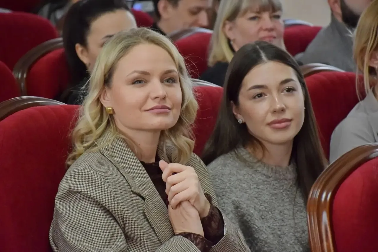 Сегодня подвели итоги конкурса на лучшее новогоднее оформление среди предприятий и организаций, кото