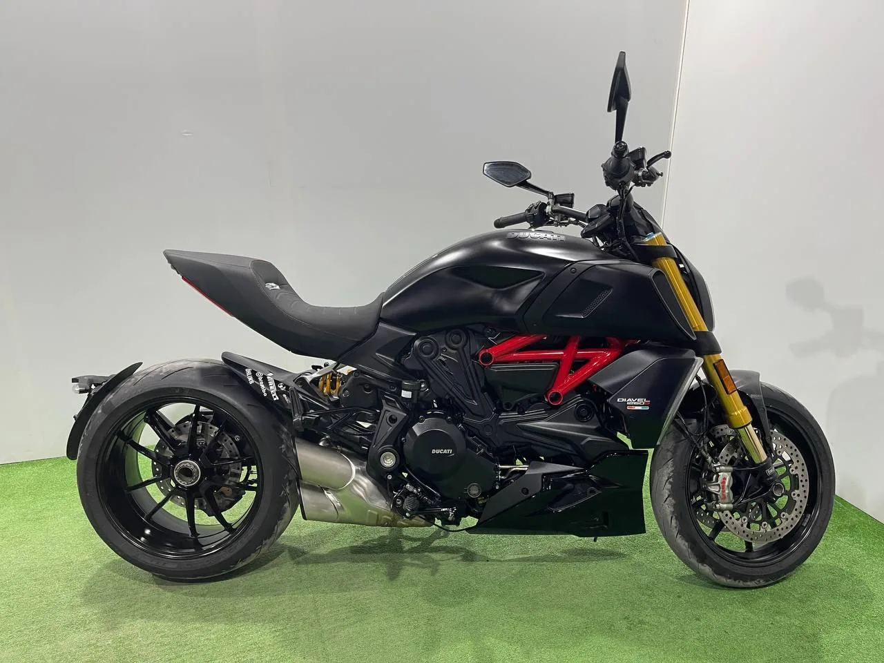 DUCATI DIAVEL 1260S в наличии во Владивостоке  Характеристики:  - 2019 год - объем 1260 см3 - Аукцио
