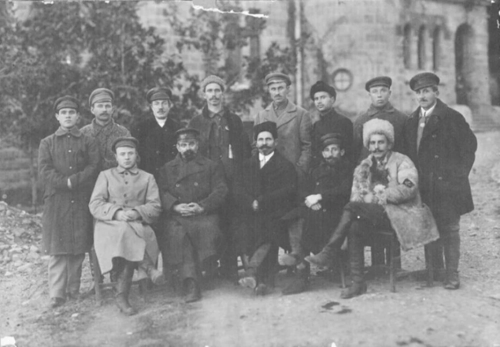 15 июня 1920 года состоялось заседание Сочинского ревкома с участием Москвичёва и Рыманова

Обсуждал