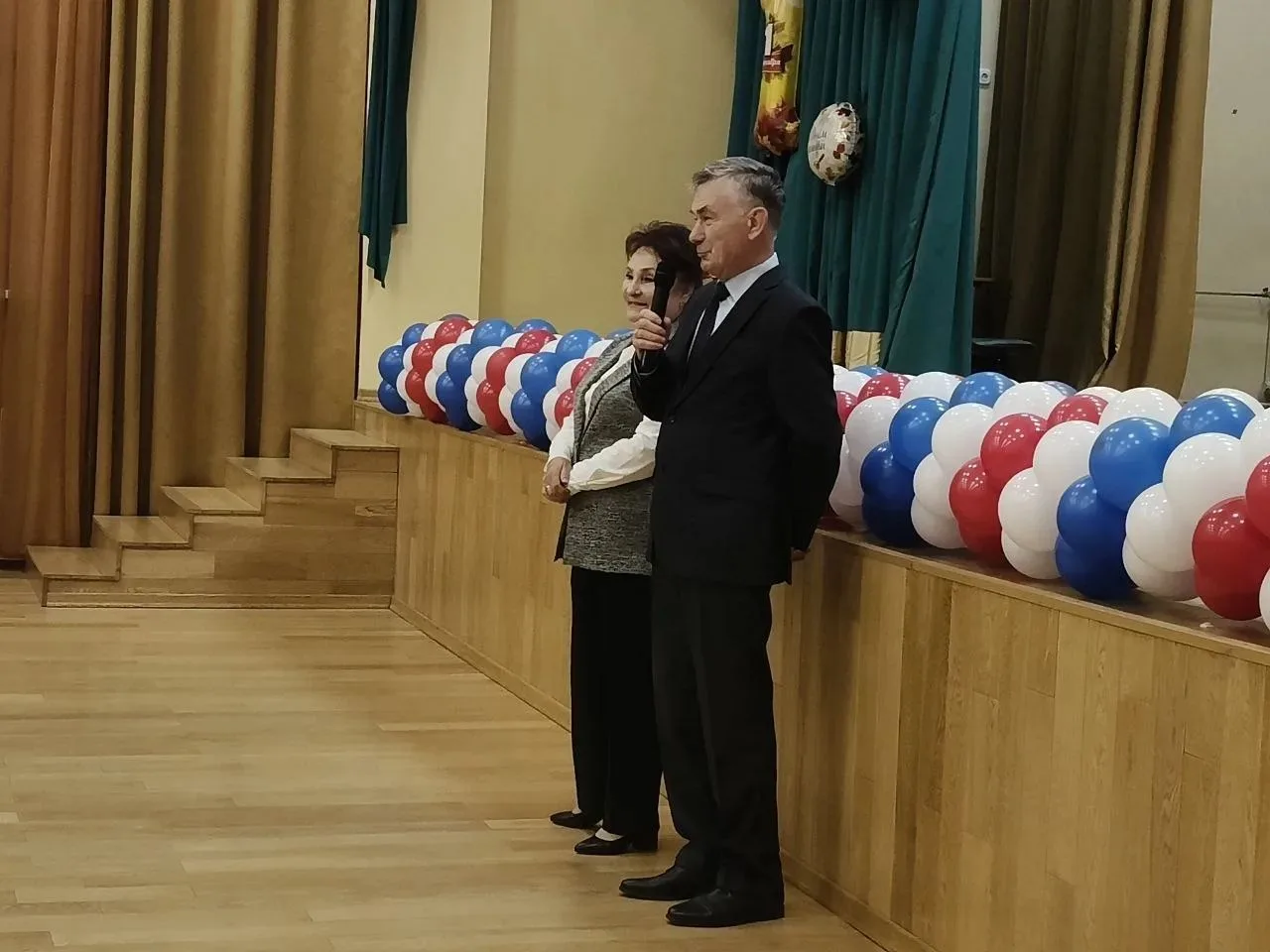 1 сентября пришло в нашу школу!В 9.00 в корпусе «Дубровицкий» школы имени Героя России ...
