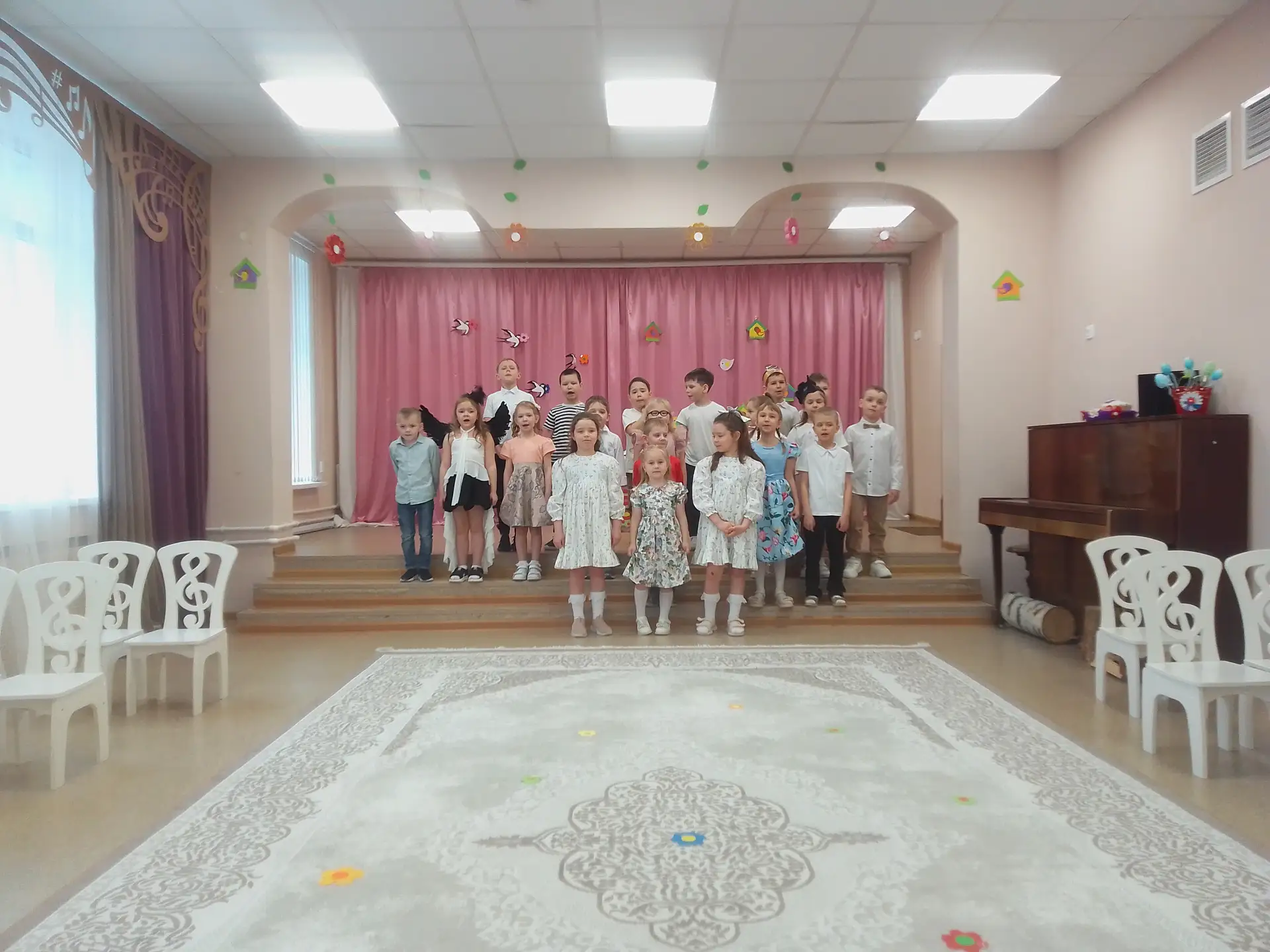 Сегодня в группе "Гномики" прошёл праздник, посвящённый Светлой Пасхе. В доступной форм...