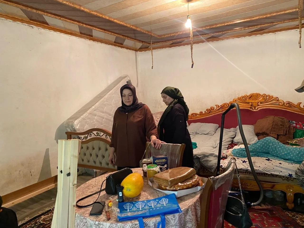 🤝 СОТРУДНИКИ КЦСОН ЛЕВАШИНСКОГО РАЙОНА ОКАЗАЛИ ПОМОЩЬ МАЛОИМУЩЕЙ СЕМЬЕ

Сотрудники Комплексного цен