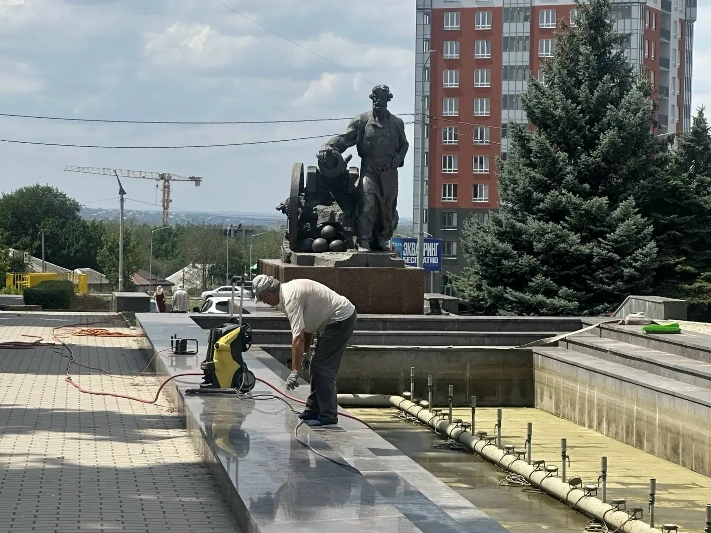 💦Регламент технического обслуживания фонтанов - не менее одного раза в месяц 
 
Специалисты "Луганс