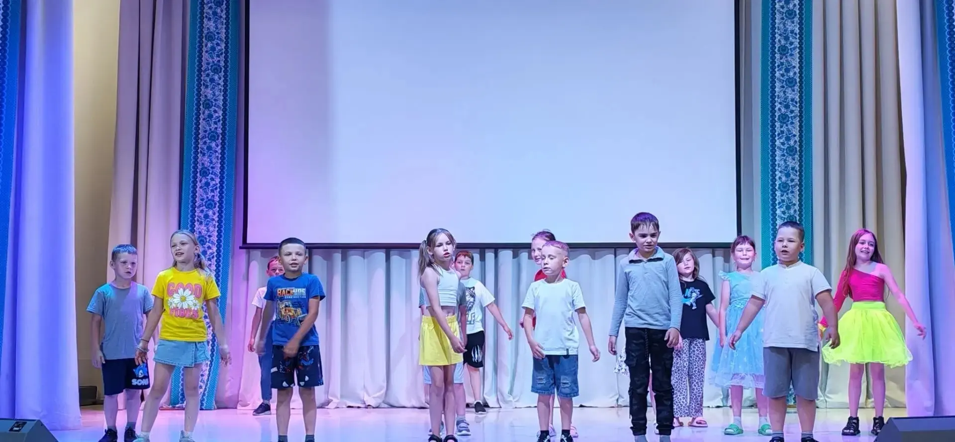 🎉 Концерт, который запомнится надолго! 🎉

Сегодня в нашем пришкольном лагере состоялся грандиозный