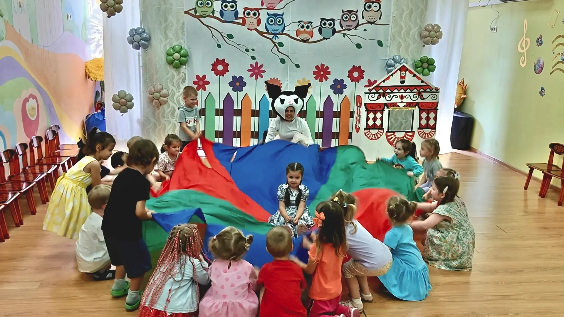 Весёлый необычный праздник в честь Дня  рождения Даны во второй младшей группе "Родничок" 🥳
Поздрав
