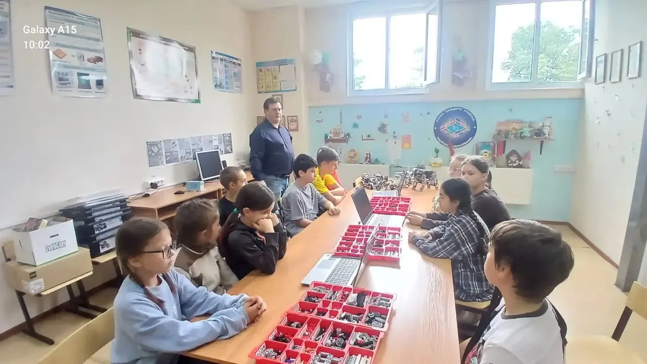🚀 Лагерь «Мелодинка»: Роботы наступают!

Сегодняшний день точно войдет в историю нашей смены! Мы по