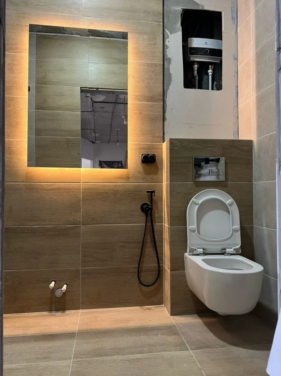 🚿 Очередной санузел под ключ

В этом проекте сделали всё, что нужно для комфортной и красивой ванно