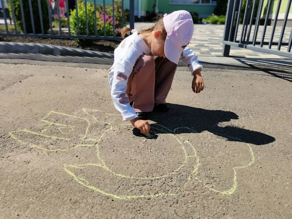 Вряд ли найдётся человек, который в детстве не рисовал мелом на асфальте. Это не просто...