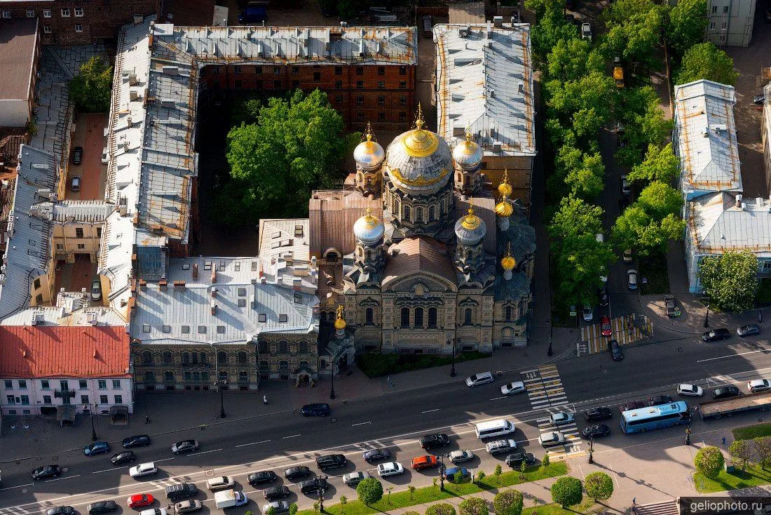 🏛 Церковь Успения Пресвятой Богородицы

📌 Церковь была освящена в декабре 1897 года, но отделочные