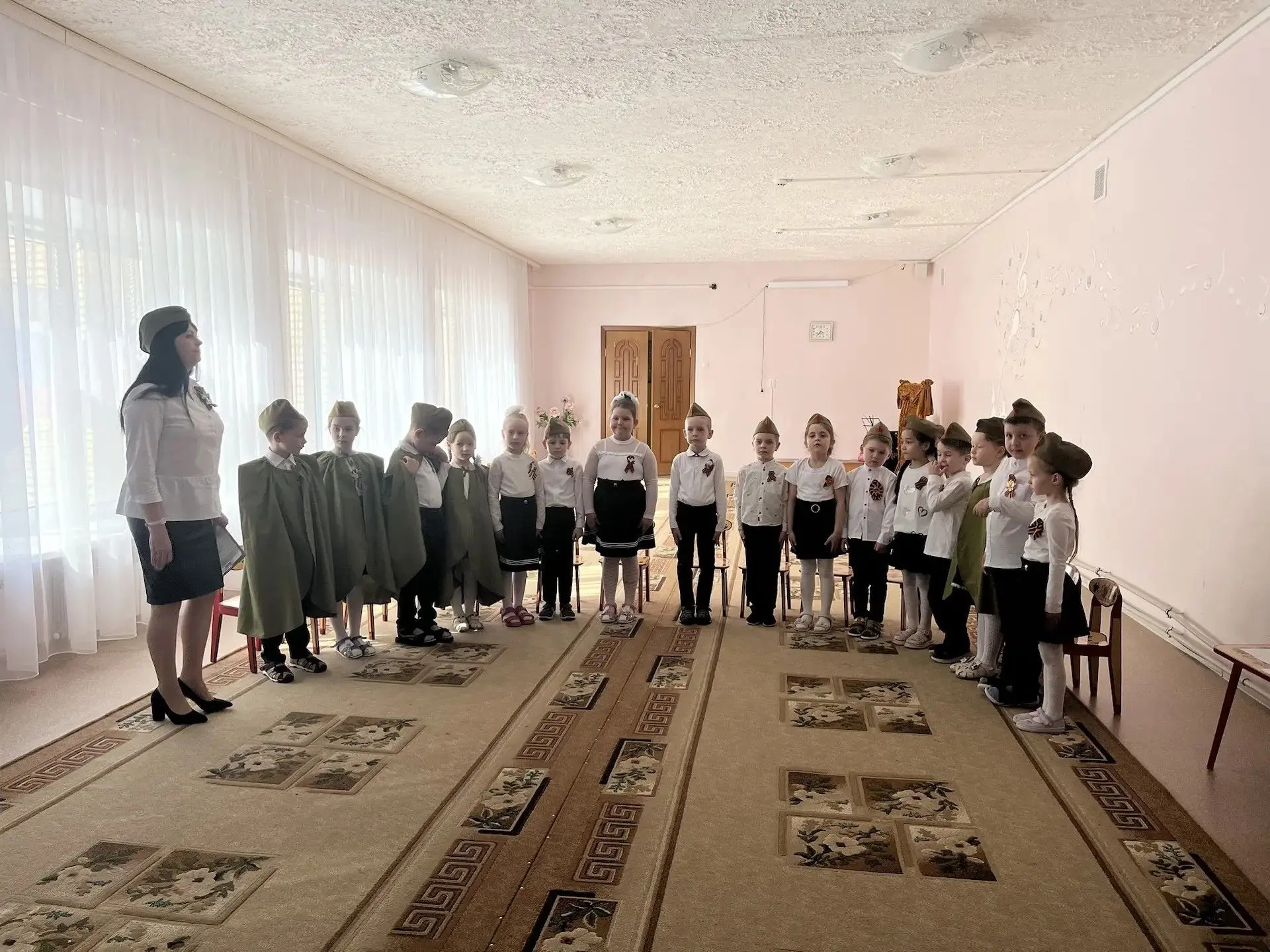 «Мы помним, мы гордимся!»
Сквозь время, везде и всегда.
Мучительно помним об этом:
Пришла в 41 – м б
