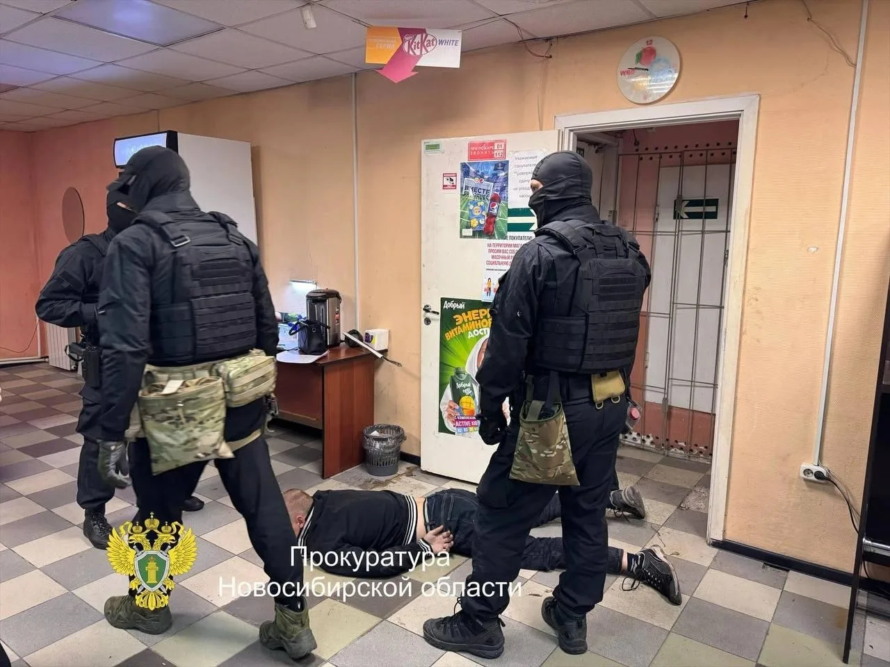 Восемь организаторов сети подпольных казино пойдут под суд. 

Они открыли игорные клубы в нежилых по