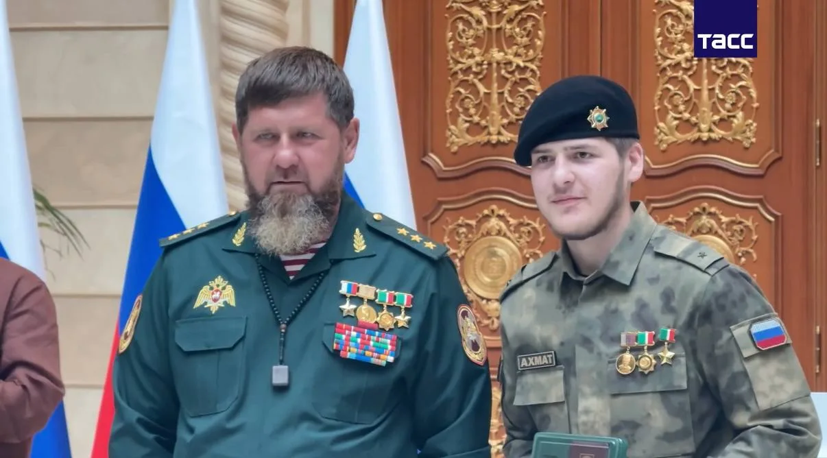 ⚡️Адам Кадыров награжден медалью за завершение войны между США и Ираном

📢 Пездуза