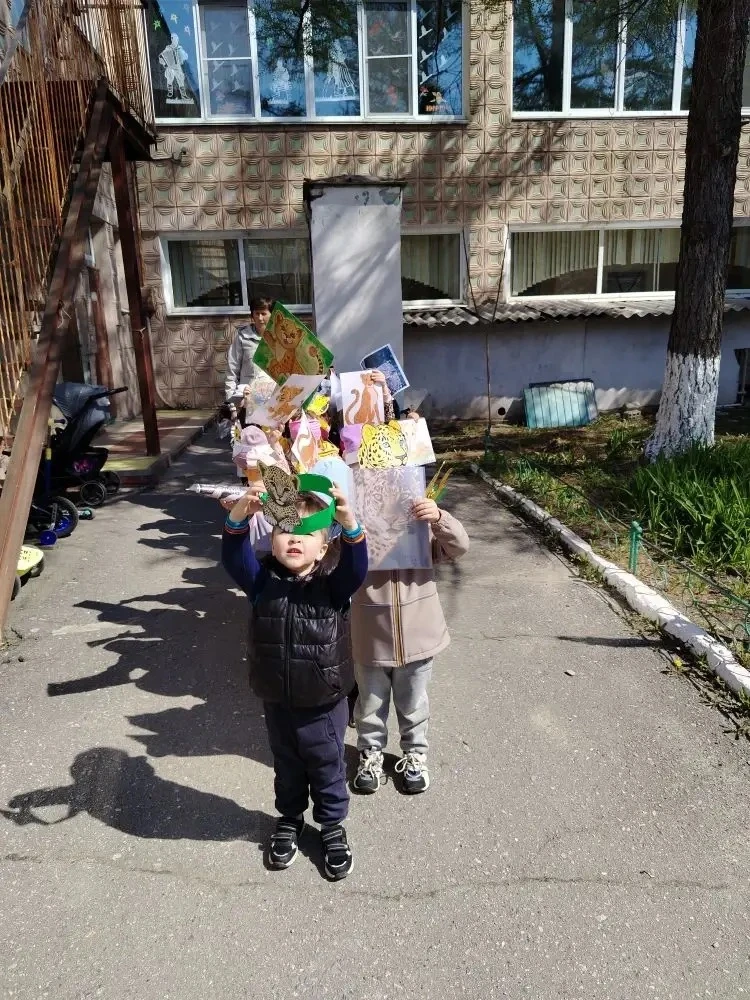 🐾 Даже самые маленькие могут помочь большой кошке!  В младшей группе №4 прошла необычная акция «Спас