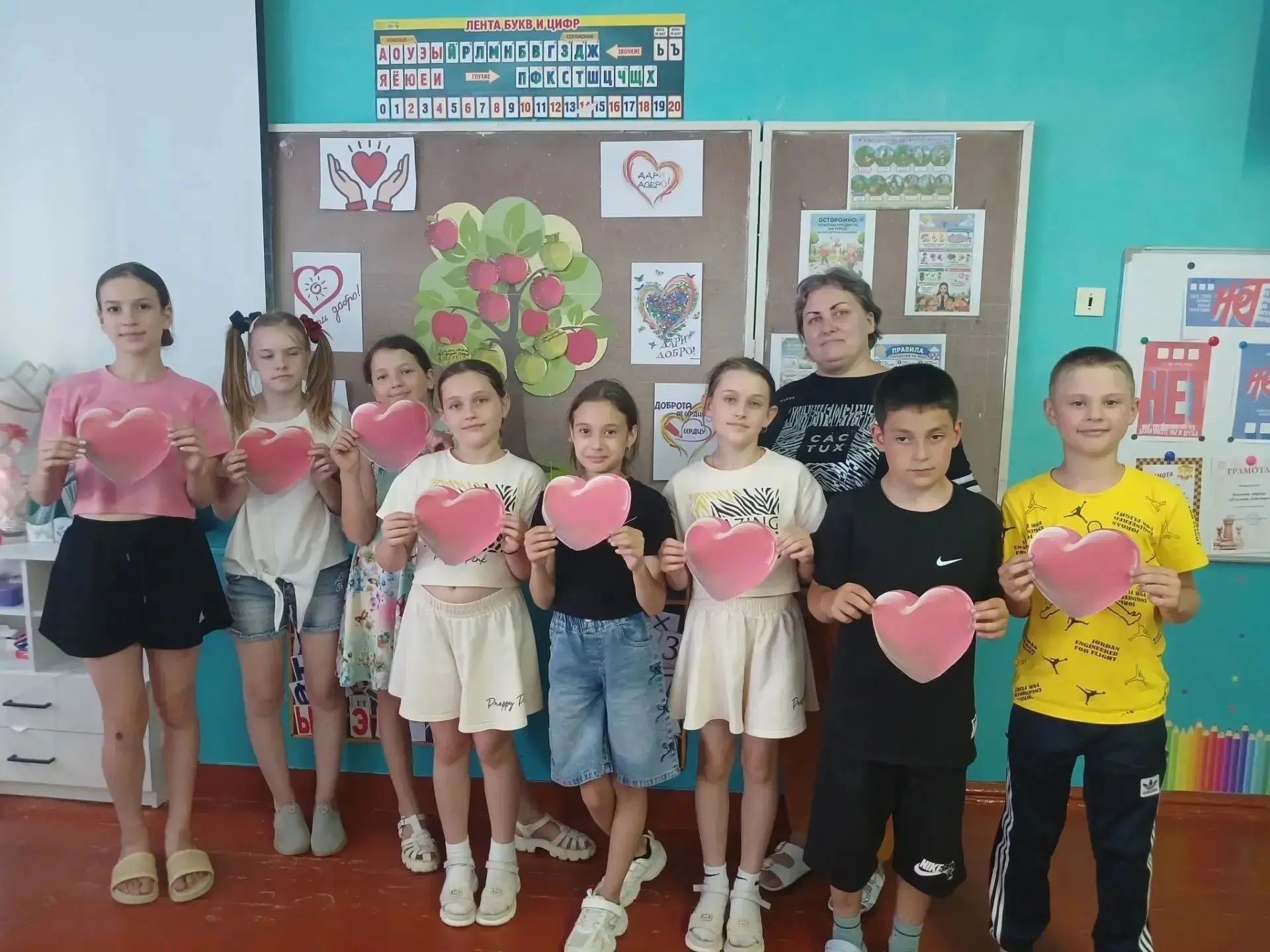 Сегодня в пришкольном лагере «Планета детства» прошел «День доброты и дружбы».
Для ребят прошло увле
