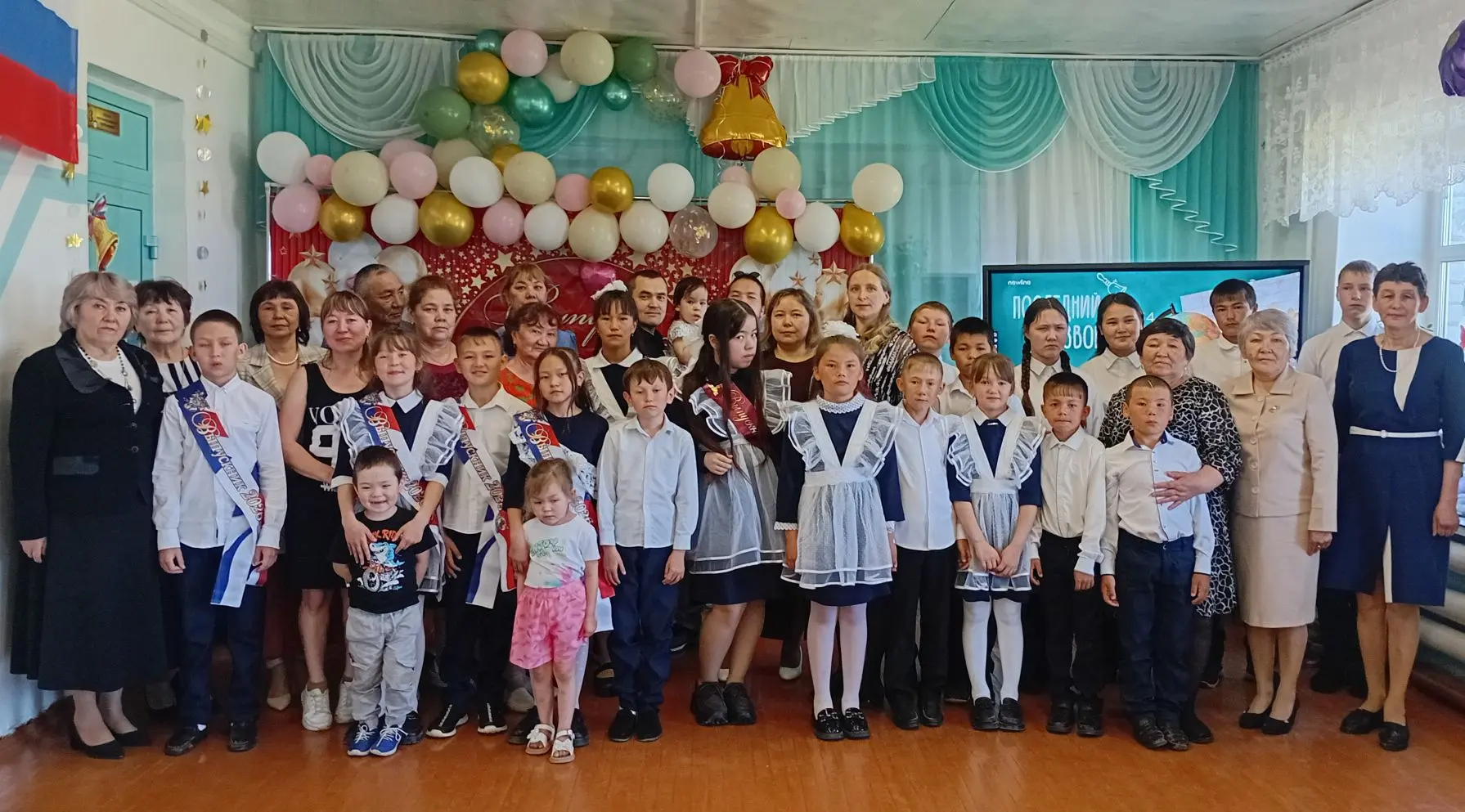 Сегодня, 26 мая 2026 года, в Карбанской школе прозвенел особенный звон — последний школ...