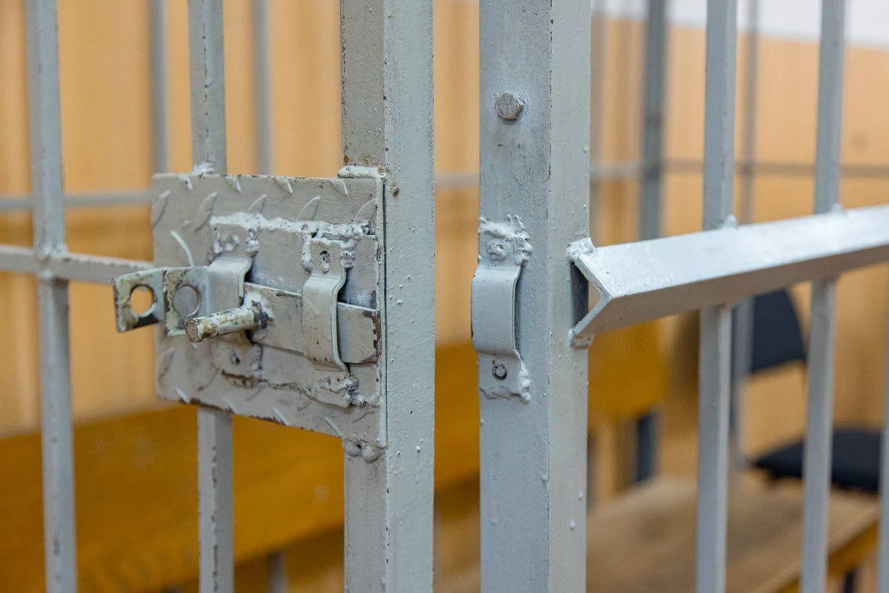 💸 Продавщица из Хабаровска помогла украсть 18,9 млн рублей у 78-летней бизнес-леди