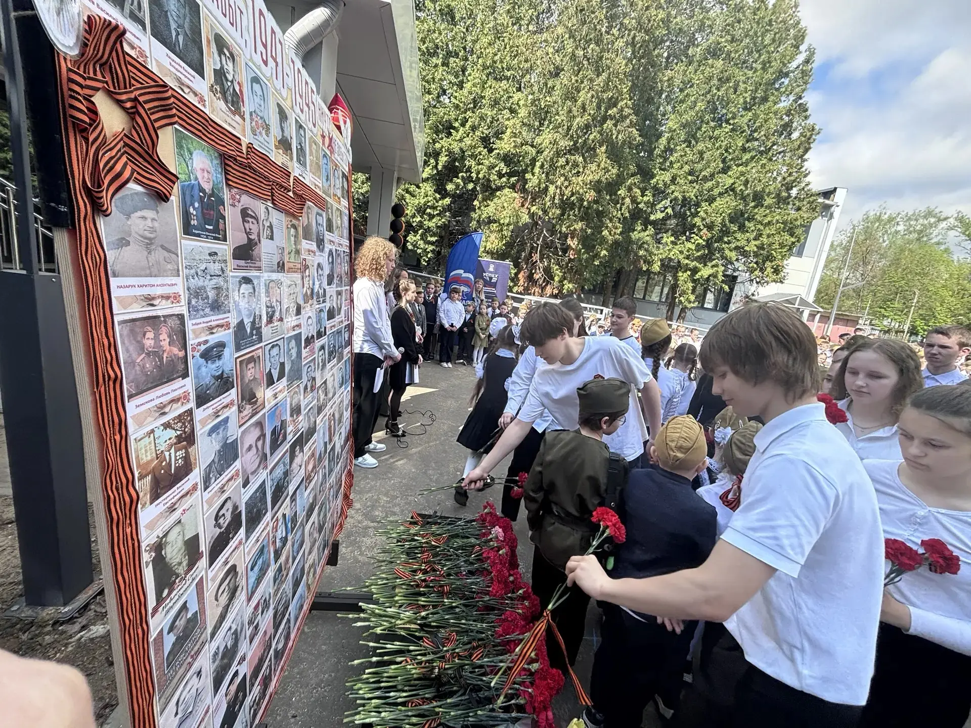 Торжественная линейка ко Дню Победы — мы помним и гордимся 🇷🇺🎖️🕊️  9 мая — особый день в истории наш
