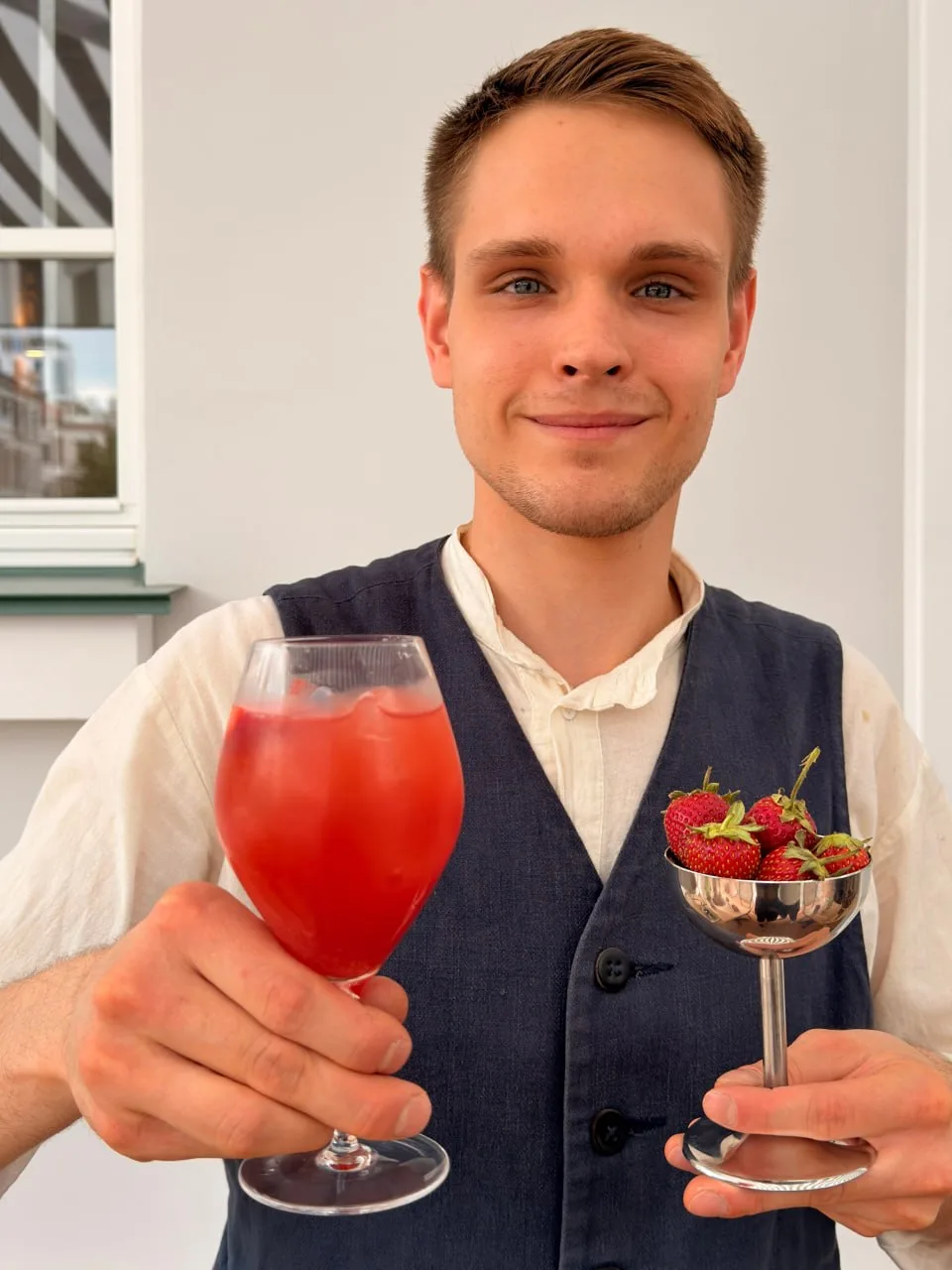 Привет! Мы команда ресторана современной русской кухни Голубчик приглашаем в команду