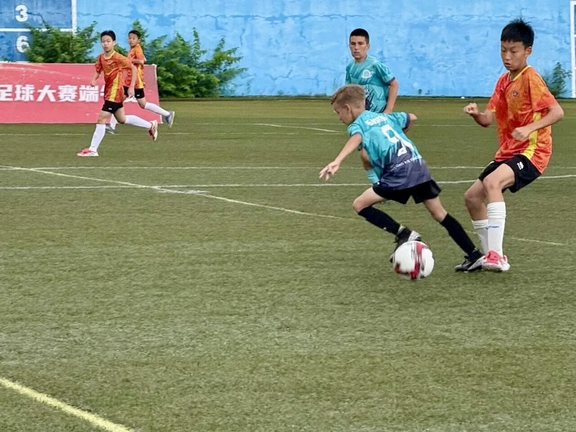 ⚽️ Футболисты  «Алеута» прибыли на  международный турниры в город Писян провинции Сычуань  Китай.

К