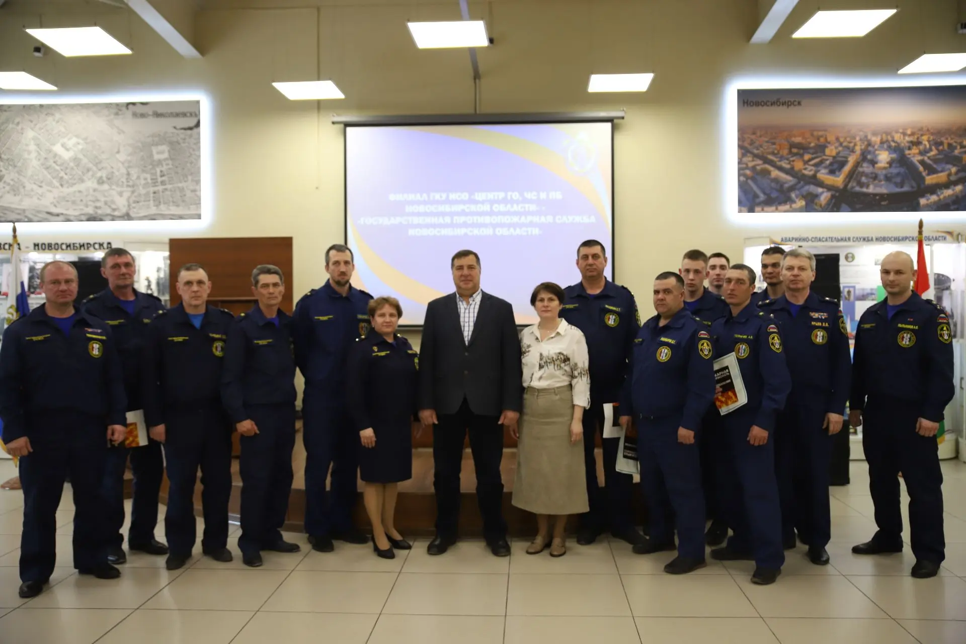 Пополнение в рядах профессионалов🚒   Сегодня на Выставке пожарно-спасательной службы Новосибирской о