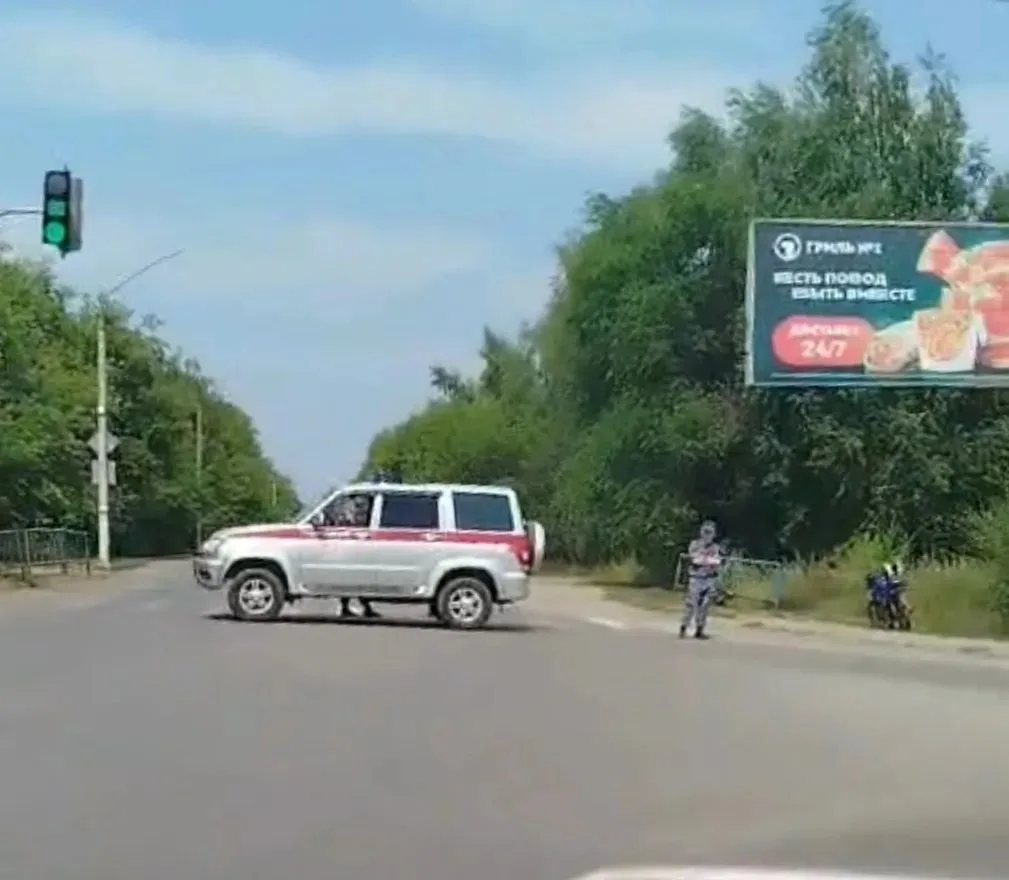 Из-за ДТП, улица Деповская от Прудской до Высоковольтная пока перекрыта полностью.