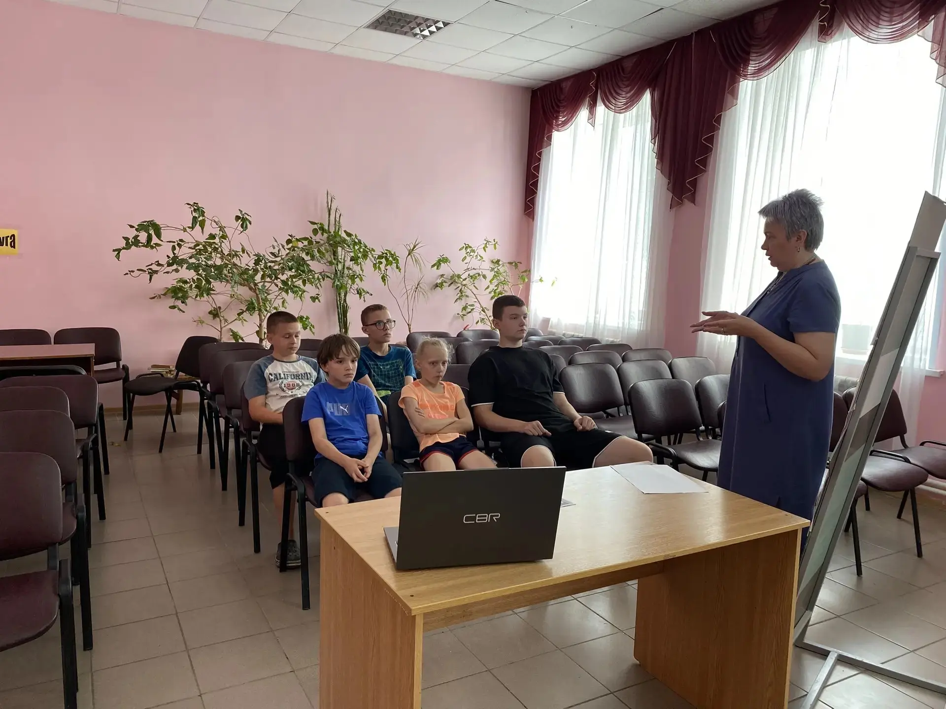 Для юных читателей Ураевской библиотеки прошёл практический тренинг "Как не стать жертвой преступлни