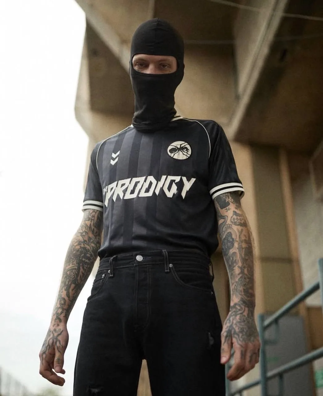 🤟 The Prodigy x Hummel

The Prodigy объединились с культовым брендом Hummel, чтобы выпустить лимити