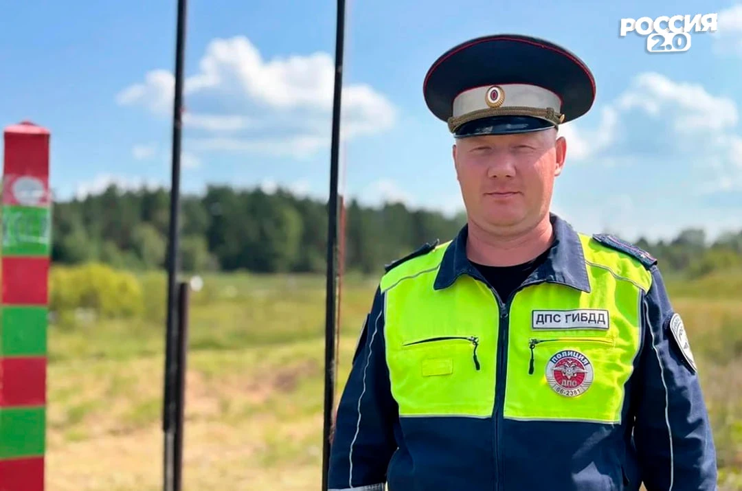 В Свердловской области полицейский спас девочку от гибели

Во время прогулки у водоёма 13-летняя дев