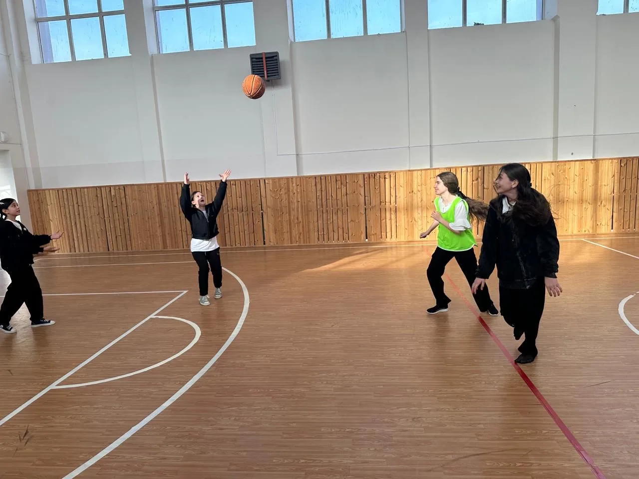 Спорт — это наш ритм! 🏆 Состоялся школьный этап Всероссийских игр ШСК!  В нашей школе прошли по-наст