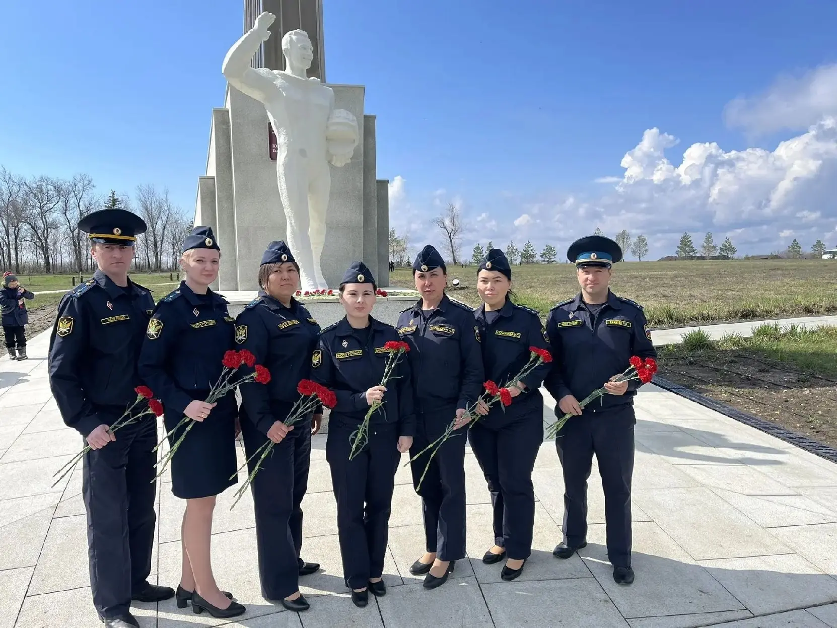 🚀 В День космонавтики судебные приставы ГМУ ФССП России почтили память первого космонавта планеты   