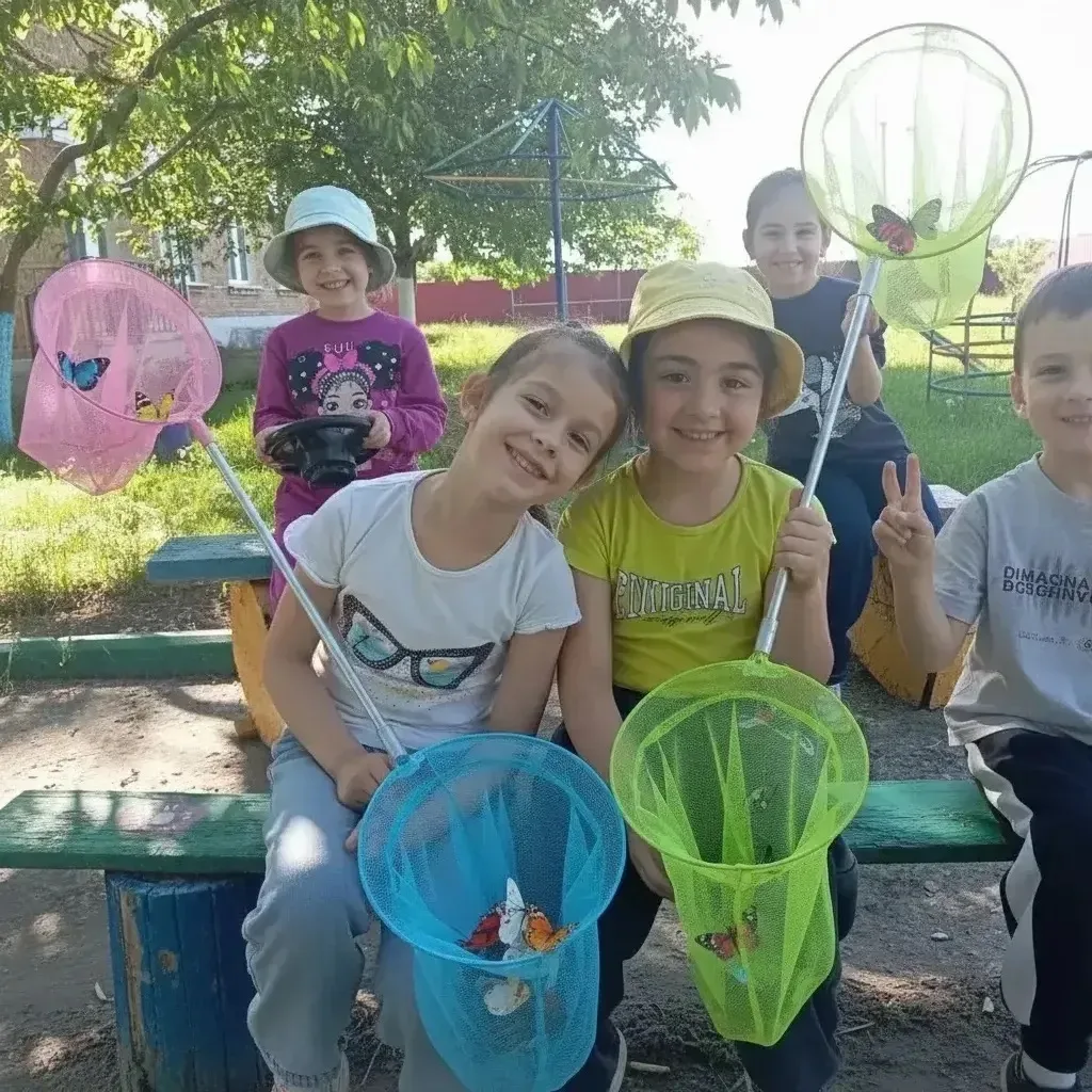 🦋Подвижная игра «Поймай бабочку».