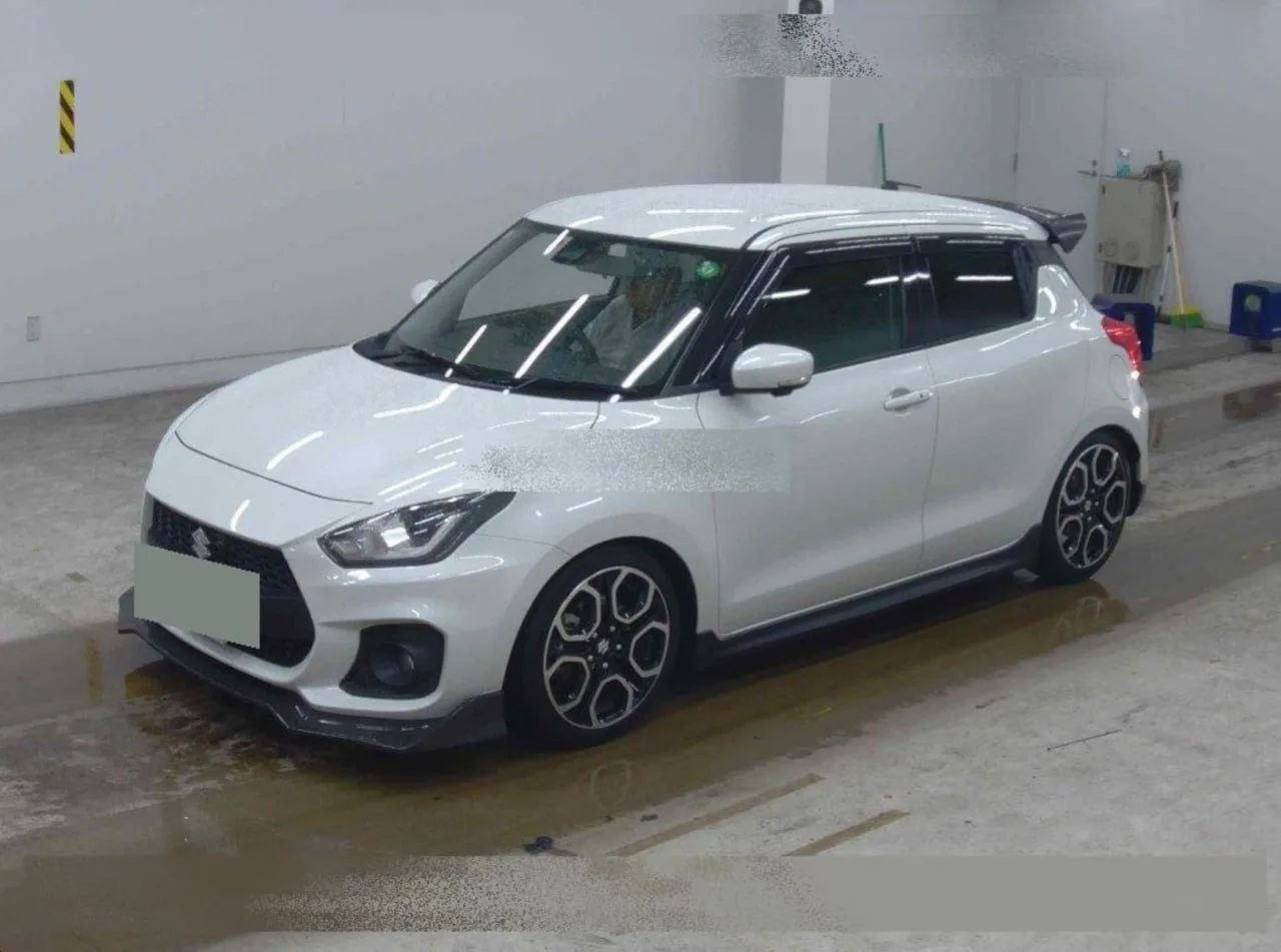 На стоке в Японии.  SUZUKI SWIFT SPORT 2021  Комплектация — SPORT Пробег — 81 тыс.км Оценка аукциона
