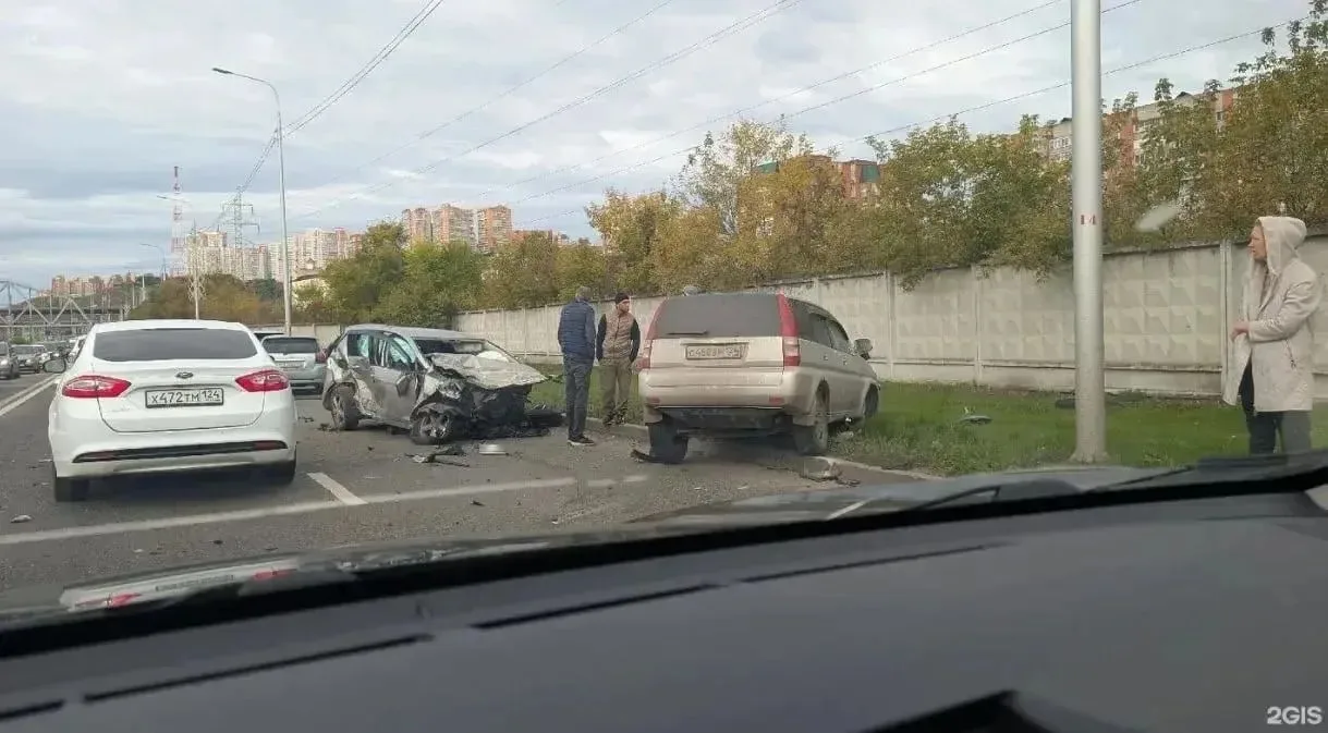 ❗ В Красноярске в результате лобового столкновения погибли три молодые девушки