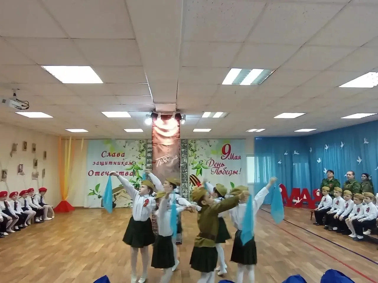 🔥Смотр строя и песни!   ✅️29 апреля в Центре развития ребёнка - детский сад № 50 прошёл ежегодный см