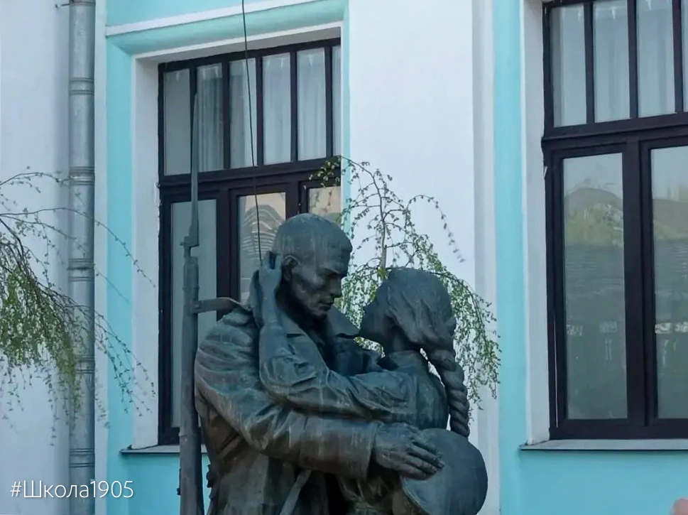 🔥  Огонь памяти — связь поколений  Курсанты военно-патриотического клуба «Пересвет» нашей школы прин