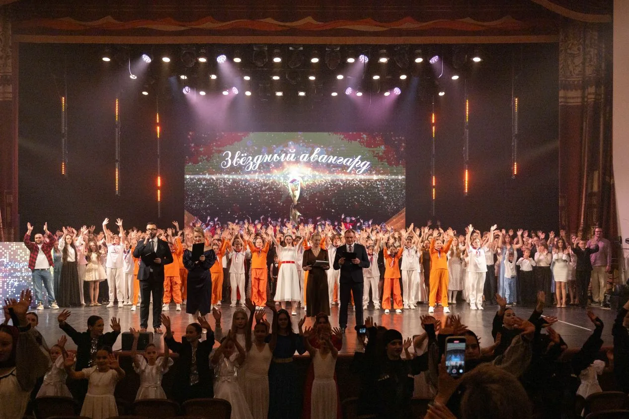 «Зимний театр под звёздами юных дарований» ✨🎭 

В Международный день защиты детей историческая сцен