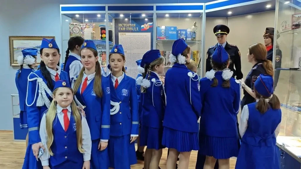 Поздравляем отряд «Зеленый свет»  юных инспекторов движения Рассветовской СОШ, занявших 3 место в об