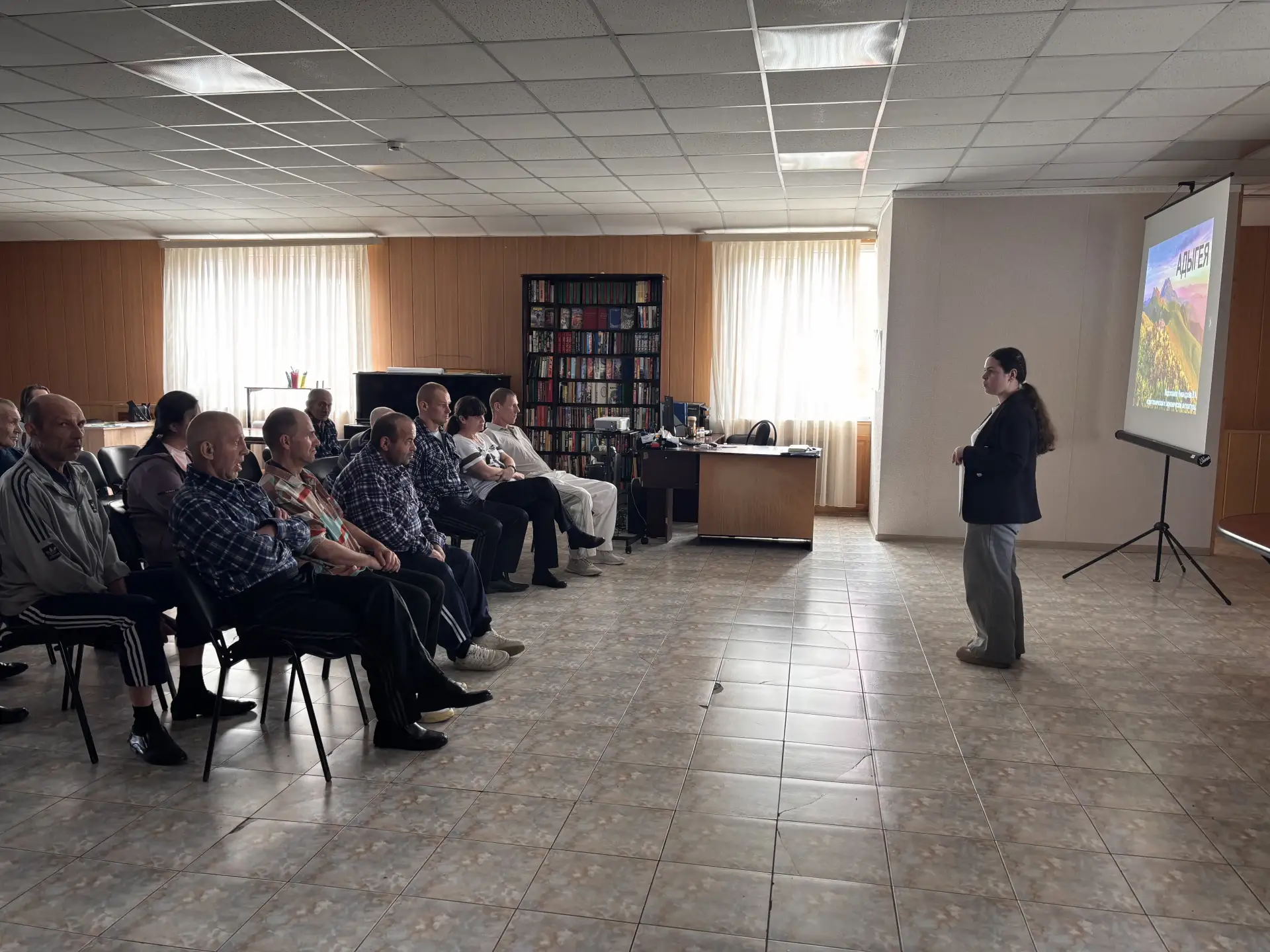 2 октября в майкопском доме-интернате прошли мероприятия, посвящённые Дню Республики Ад...